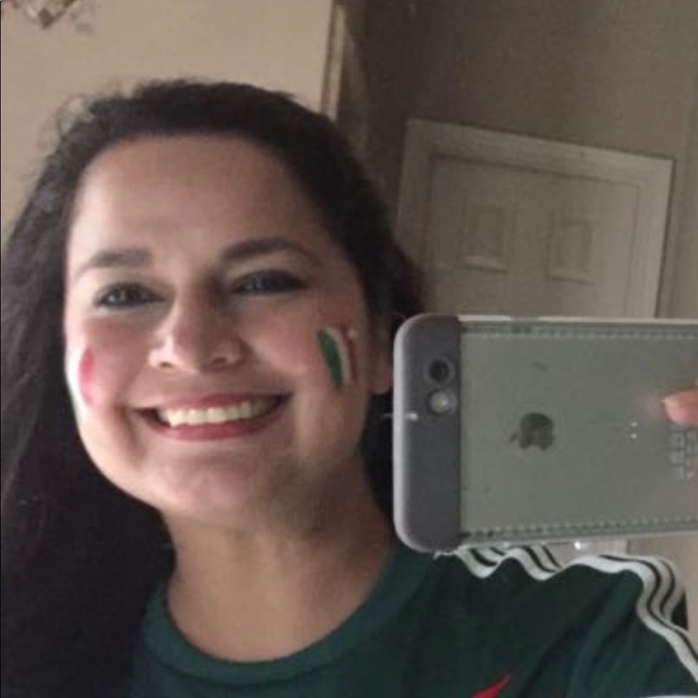 Meet your Posher, Daniela